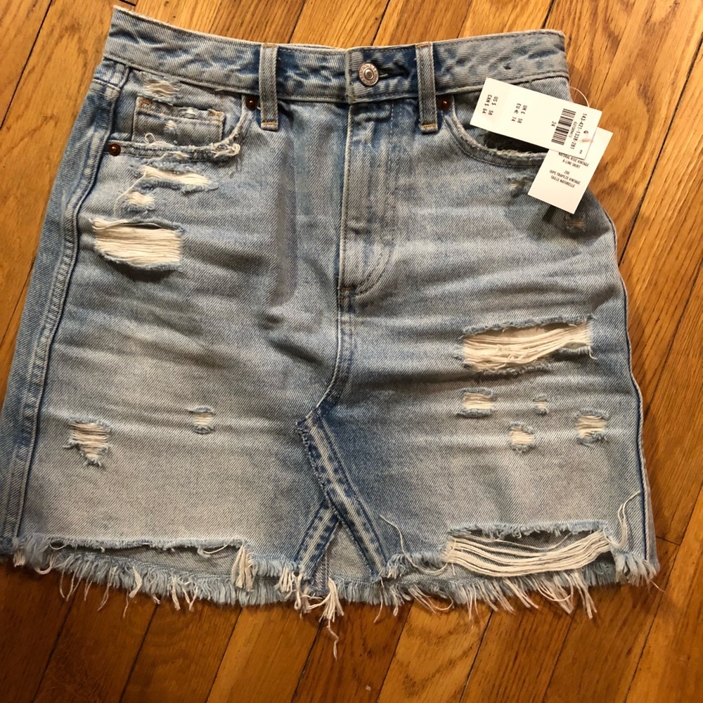 NWT Abercrombie & Fitch Distressed Denim Skirt